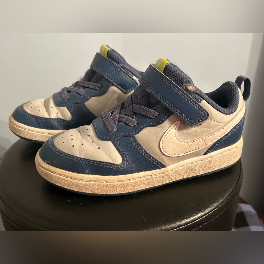 NIKE Court Borough Low 2 Sneakers 10 Toddler Blue Grey Boys Velcro Elastic Laces - Picture 2 of 9